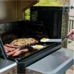 Masterbuilt Gravity Series™ 800 Digital Charcoal Griddle + Grill - Image 2